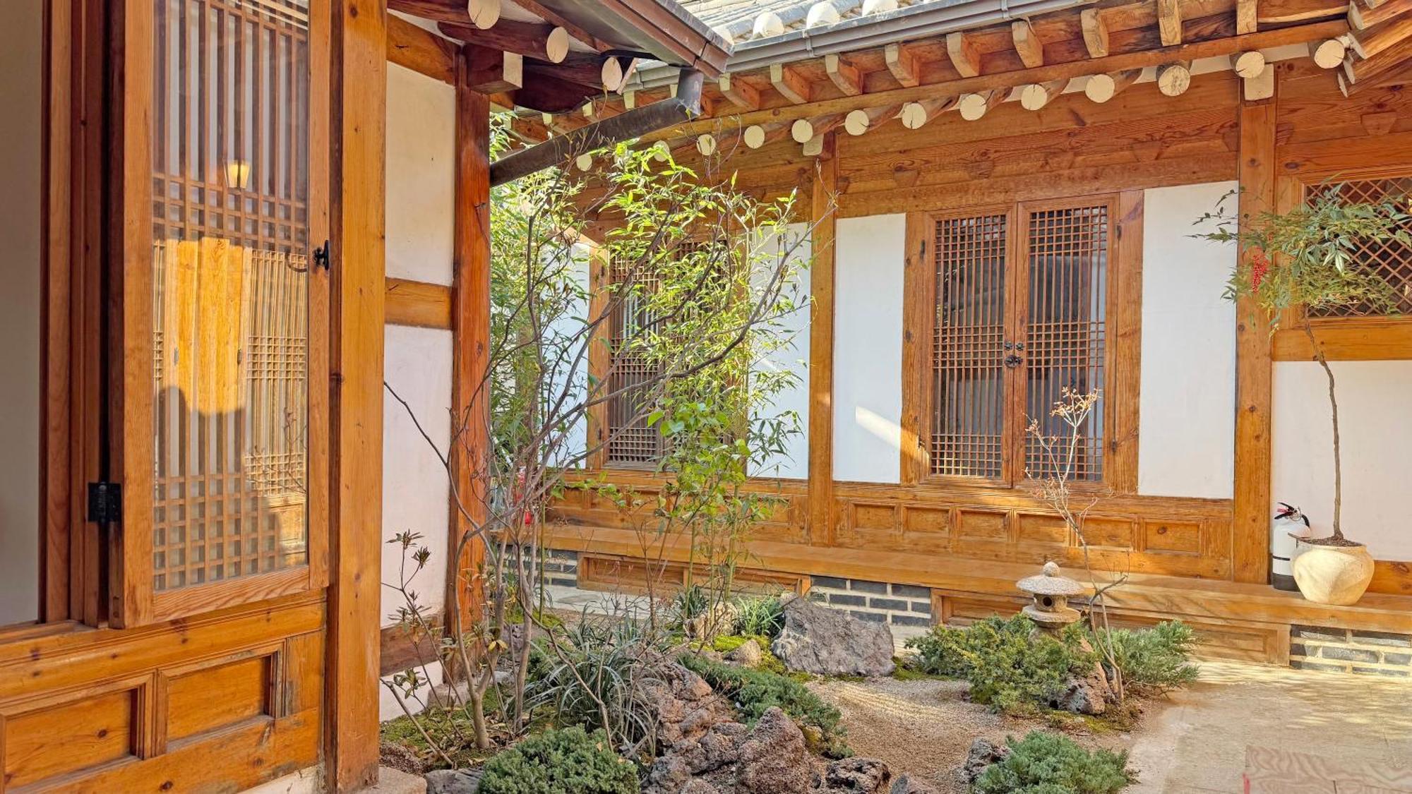 Hanok J'nor Holiday home Seoul