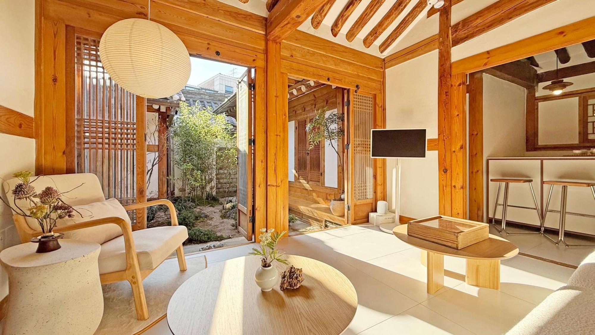 Hanok J'nor